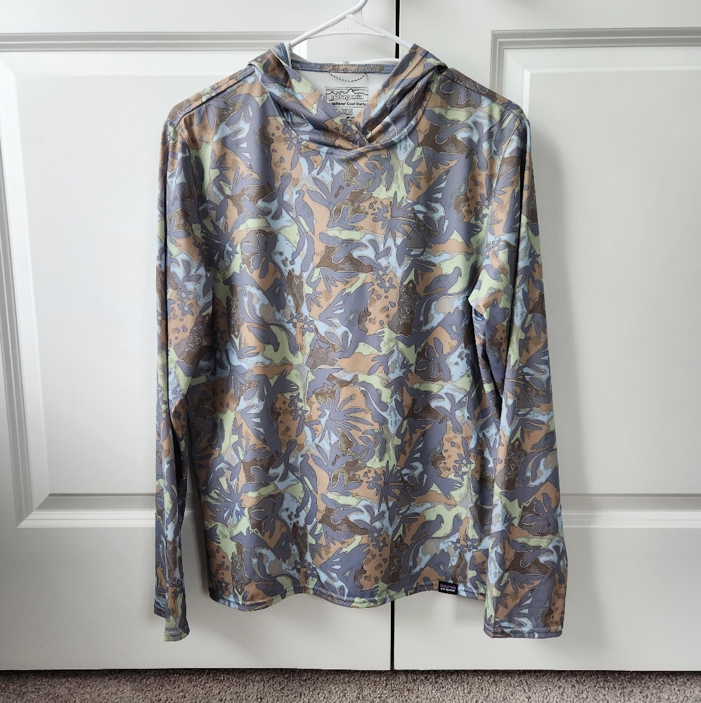 Patagonia Capilene Cool Daily Hoody Relaxed Fit Lands And Waters- Light Plume